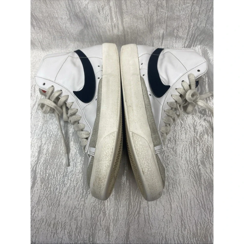 Nike Women's Blazer Mid 77 CZ1055-100 White Basketball‎ Shoes Sneakers Size 9